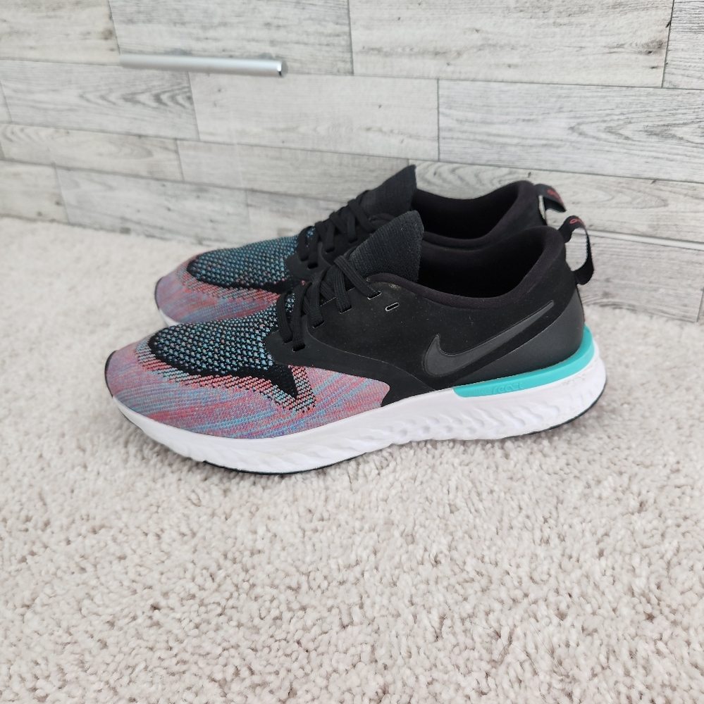 Nike Odyssey React 2 Flyknit Sneakers